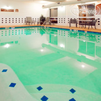 Holiday Inn Express Hotel & Suites Woodbridge 