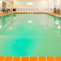 Holiday Inn Express Hotel & Suites Woodbridge 