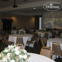 Best Western Plus Crossroads Inn & Suites 