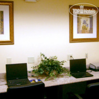 Best Western Plus Crossroads Inn & Suites 