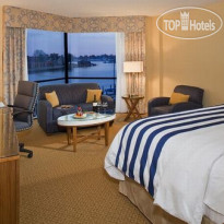 Crowne Plaza Hampton-Marina 
