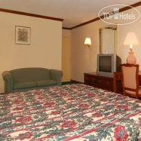 Econo Lodge Colonial 