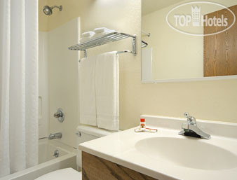 New photos from tourists Super 8 Roanoke 2*