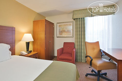 New photos from tourists Holiday Inn Express Lynchburg 2*