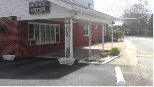 Hotel photo Bassett Motel 2*