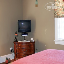 The Collins House Inn 