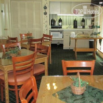 Colony House Motor Lodge 