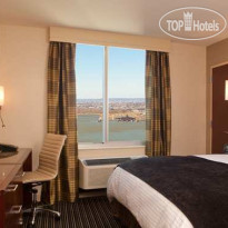 DoubleTree by Hilton New York City Financial District