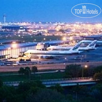 DoubleTree by Hilton JFK Airport