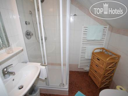 New photos from tourists House Rosenvilla 4*