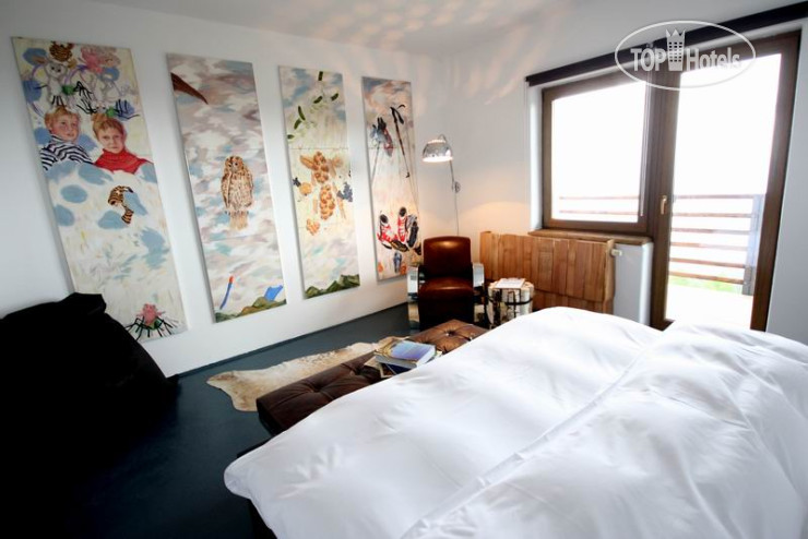 New photos from tourists 12 Hotel 