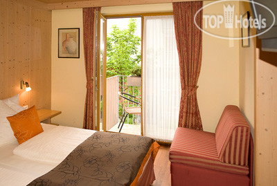 New photos from tourists Living Max 4*