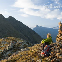 Josl-Mountain Lounging 