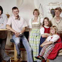 Kroneck Семья хозяев отеля