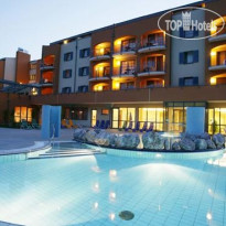 Life Resort Открытый бассейн