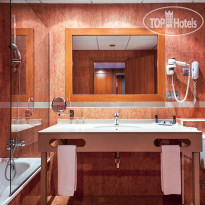 Acta Arthotel Q