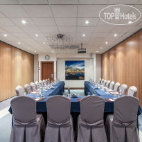 Acta Arthotel Q