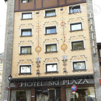 Ski Plaza 