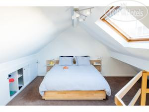 New photos from tourists Place Jourdan 