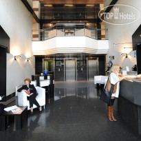 City Inn Hotel & Apartments Вестибюль