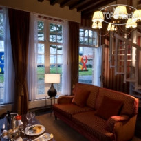 Hotel Dukes Palace Groenhuys Suite living room