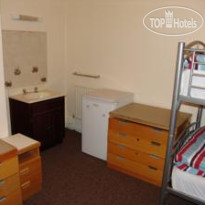 Youth Hostel 