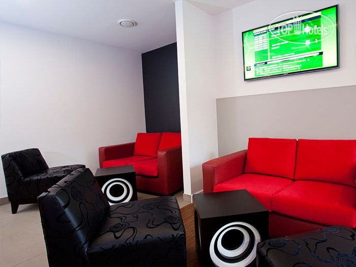 New photos from tourists Tune Hotel Liverpool Street 2*