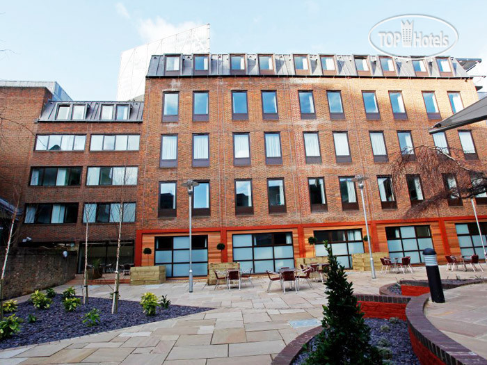 Hotelier's photos Tune Hotel Liverpool Street 2*
