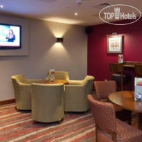 Premier Inn London Ealing Бар