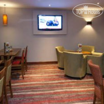 Premier Inn London Ealing Бар