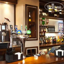 Premier Inn London Hanger Lane Бар