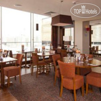Premier Inn London Stratford Ресторан