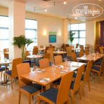 Premier Inn London Wimbledon South Ресторан