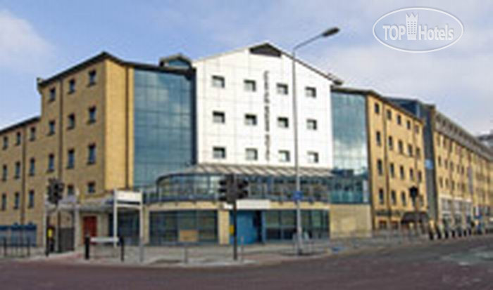 Hotelier's photos Ibis Styles London Excel 3*