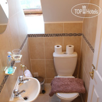 Marchfield Guest House B&B 