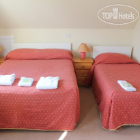 Marchfield Guest House B&B 