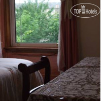 Swan Lake Guest House 