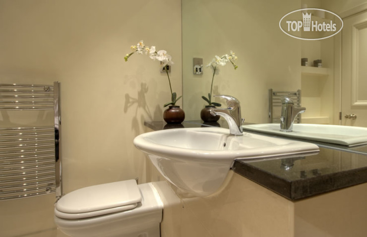 New photos from tourists 10 Clarendon Crescent 4*
