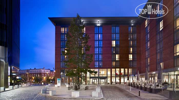 Hotelier's photos Hilton Garden Inn Birmingham Brindleyplace 4*