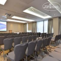 Hampton by Hilton London Croydon Конференц-зал