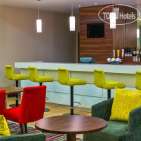 Hampton by Hilton London Luton Airport Бар