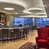 Hilton London Wembley Бар Icons