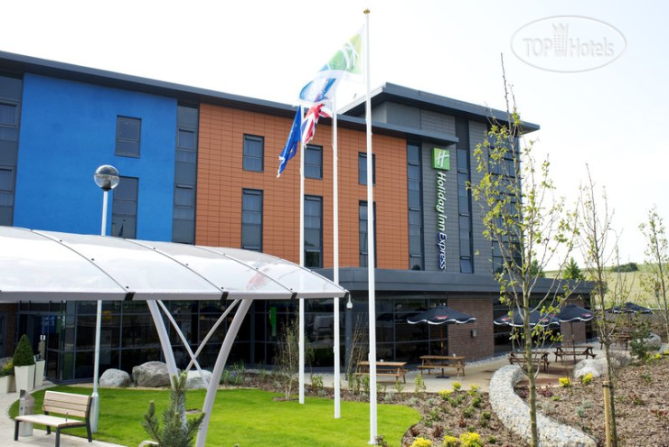 Hotelier's photos Holiday Inn Express Dunstable 3*