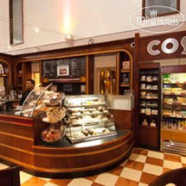 Premier Inn Heathrow Airport - Bath Road Кофейня Costa