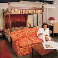 Oxford Thames Four Pillars 