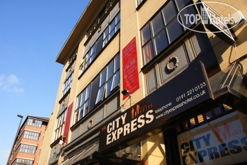 Hotelier's photos City Express Aparthotel 3*
