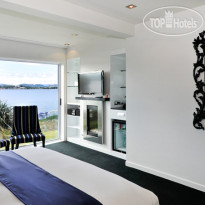 Black Swan Lakeside Boutique Hotel