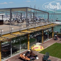 Yacht Club 