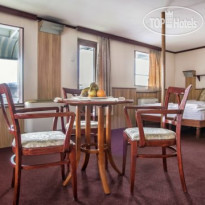 Fortuna Boat Hotel & Restaurant