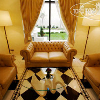 Queens Court Hotel & Residence